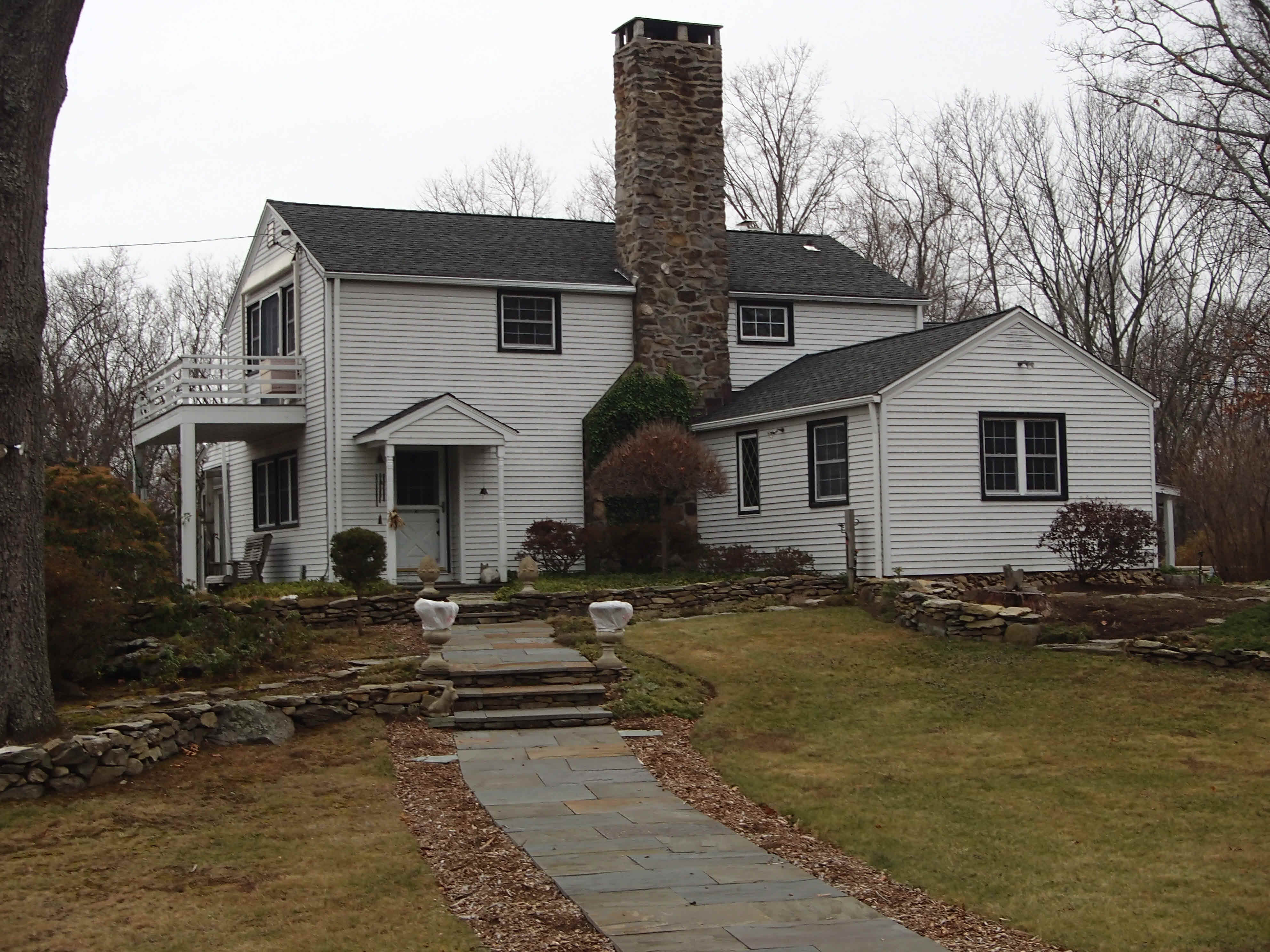 Building photograph for 137 SKYLINE RIDGE RD